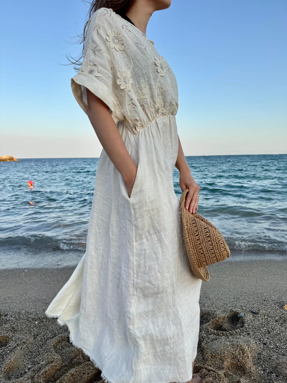 Brezza - Vestido Bordado de Lino Beige