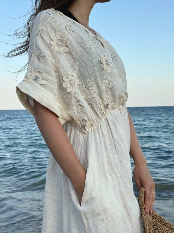 Brezza - Vestido Bordado de Lino Beige