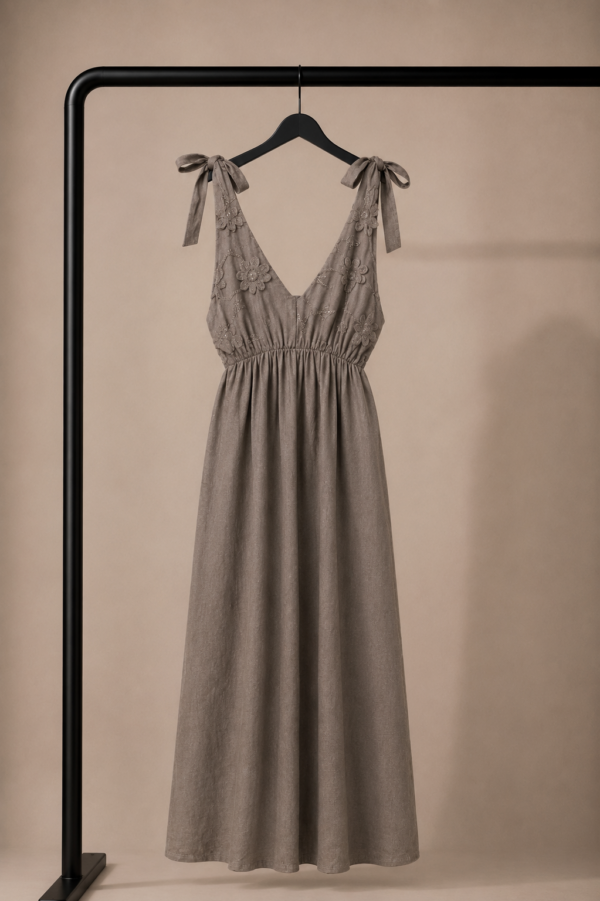 Bernina – Vestido Bordado de Lino