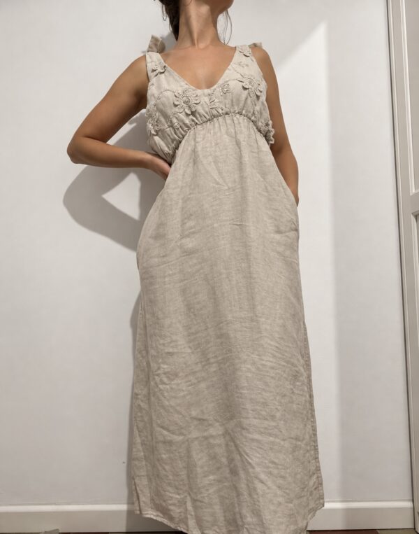 Bernina – Vestido Bordado de Lino